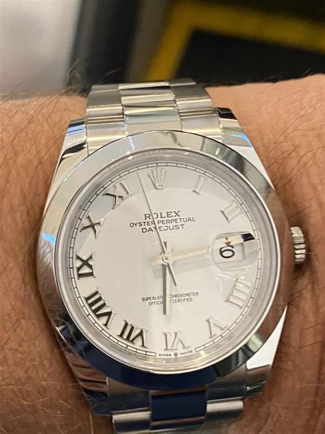 rolex boutique Lv luxury